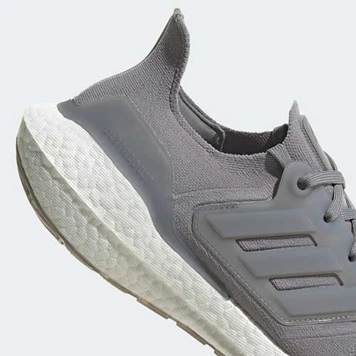 ADIDAS Men's ULTRABOOST 22 - Grey Three/Grey Three/Core Black - Regular (D) 5 ADIDAS Men's ULTRABOOST 22 - Grey Three/Grey Three/Core Black - Regular (D) - Image 3
